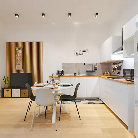 Family Home Trieste Apartment *
